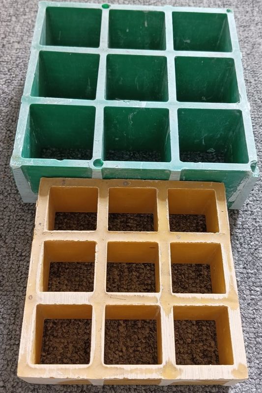 Χρωματιστά FRP Grating Fiberglass Grid Εξωτερικό κάλυμμα αποστράγγισης Καθαριστήρα αυτοκινήτου 38x38mm