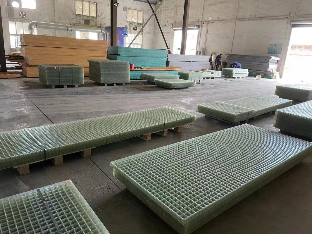 Καθαρή ρητίνη grille FRP Grating Walkway ή χρήση πλατφόρμας σε 38 * 38 * 38mm προσαρμοσμένο μέγεθος πάνελ
